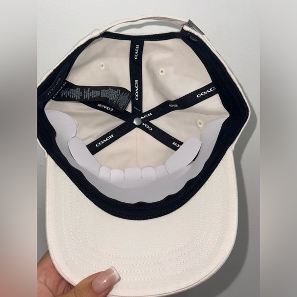 COACH WOMENS EMBROIDERED BASEBALL HAT - Picture 4 of 8